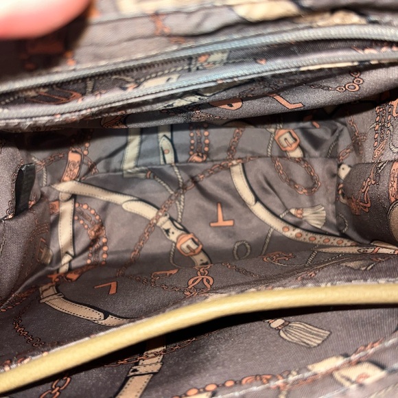 Backpack - Picture 4 of 7